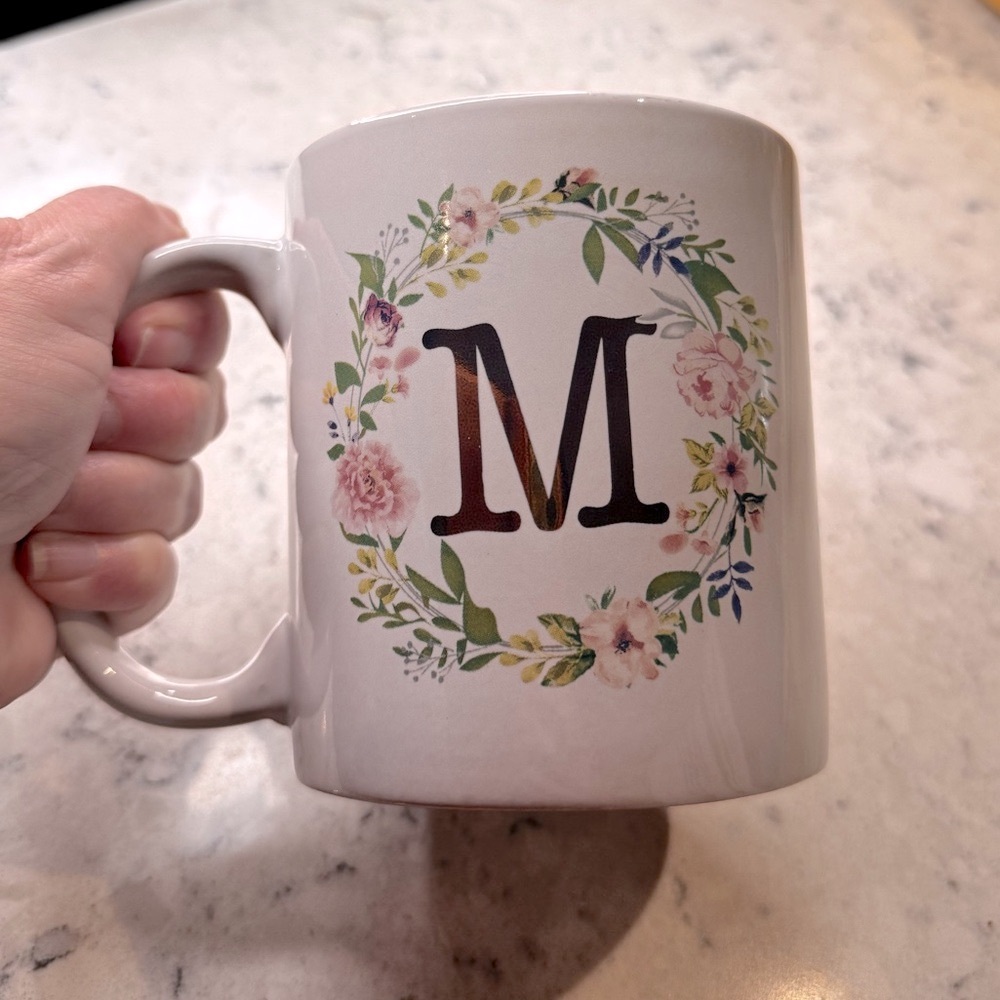LARGE “M” Initial coffee mug 16oz in EUC white floral